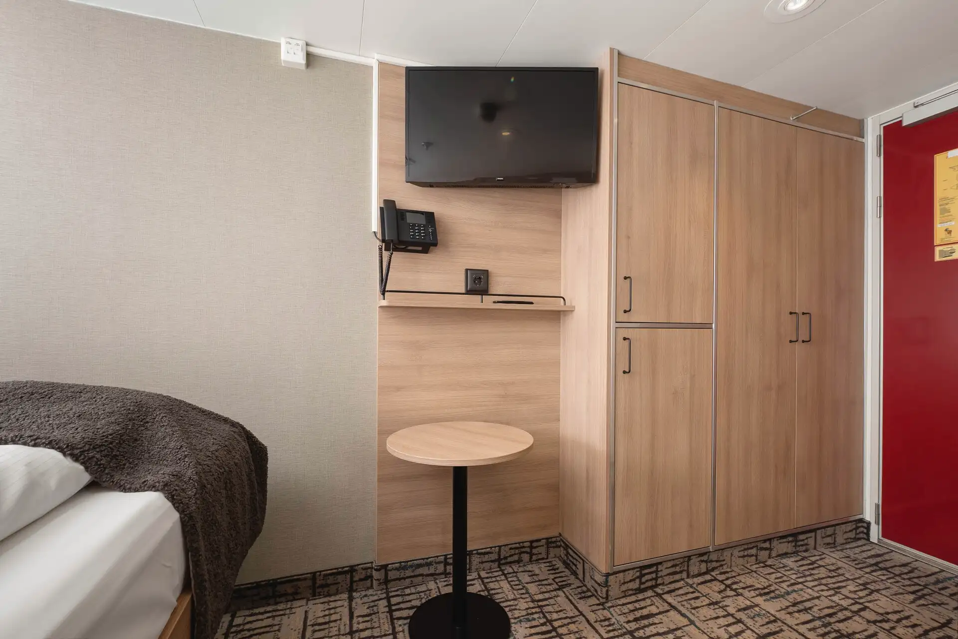 Polar_Outside_N2D_Kong_Harald_HGR_161490_Espen_Mills